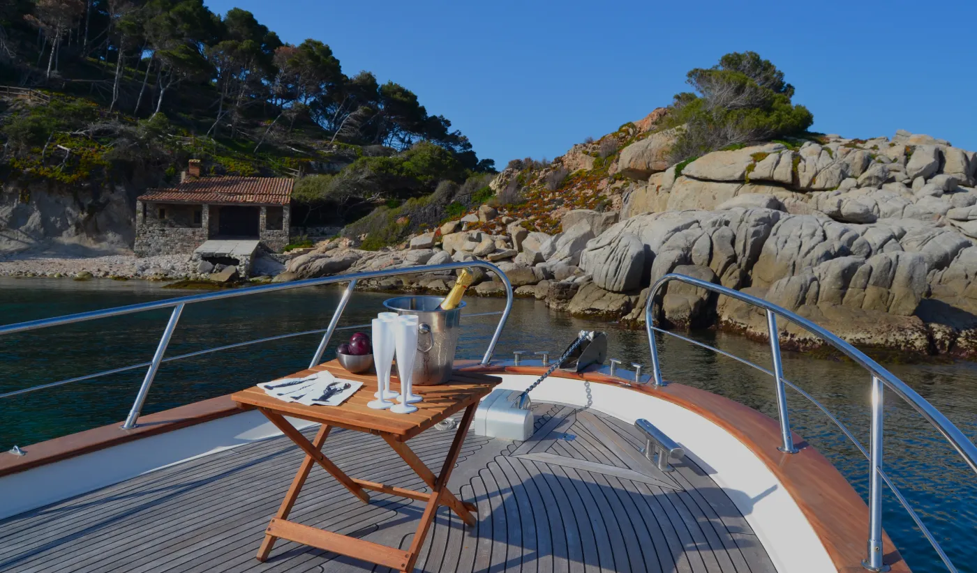 Vermut al mar. Custom Sailing .carr.