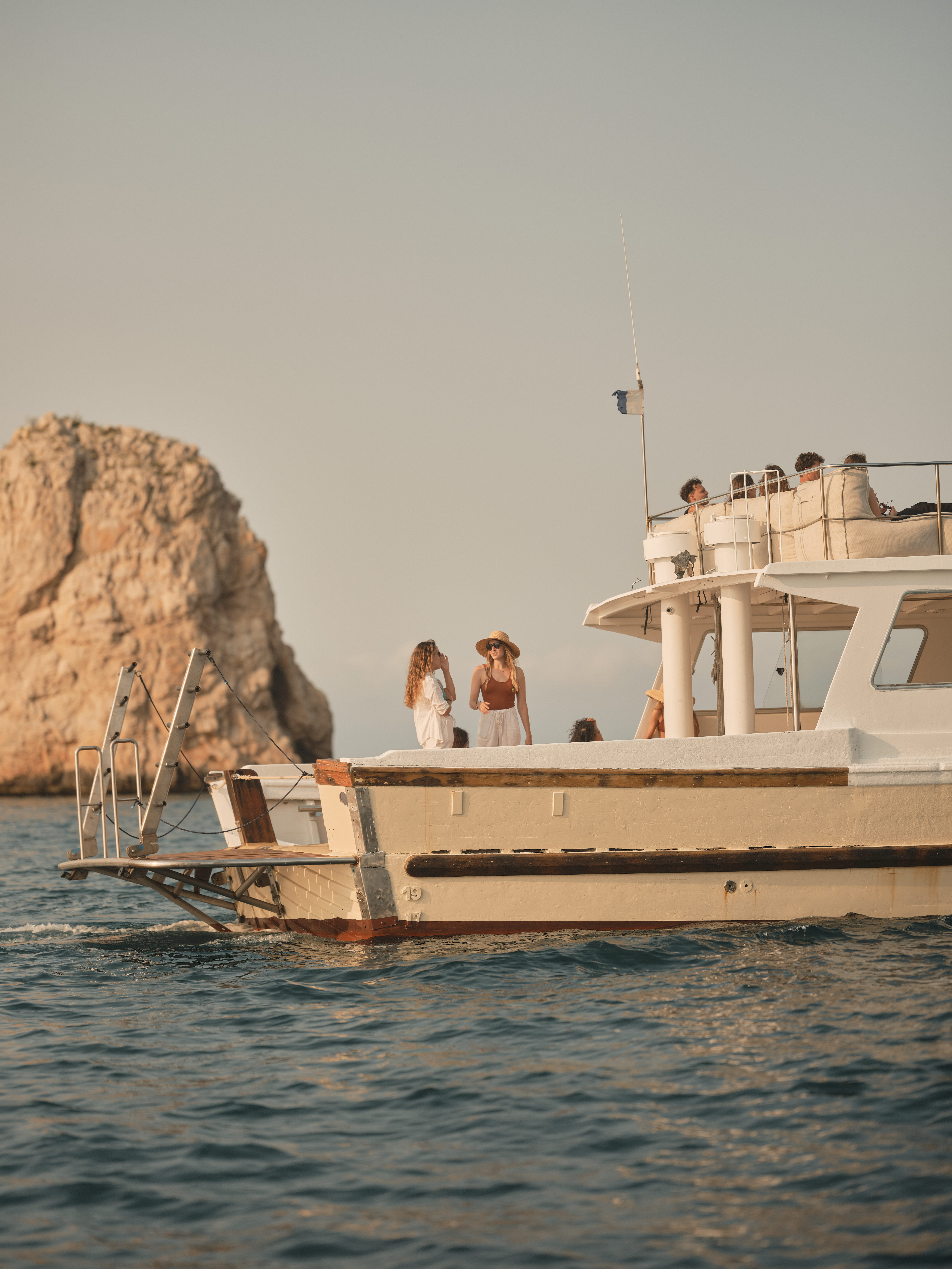 Bràvola Boutique Charter