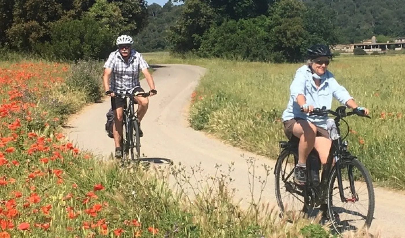 Viatge-gastronomic-de-les-rodes-a-la-taula.Outdoor-Adventour.carr2_