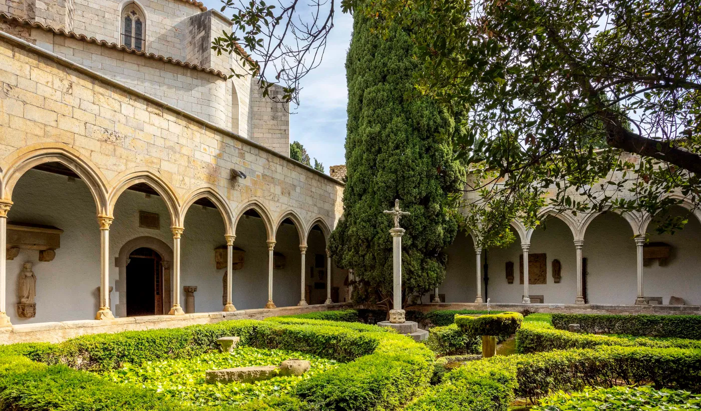 Visita-al-Museu-del-Castell-i-Nou-Celler-Perelada.Perelada.carr2_-1