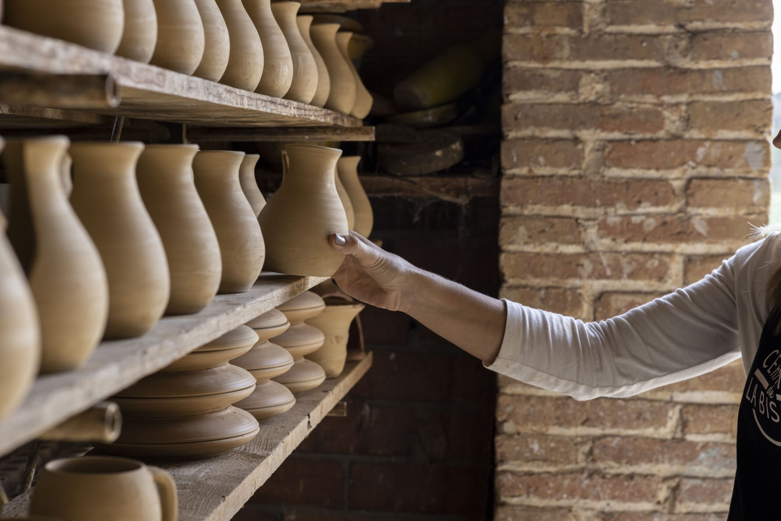 Un viaje por la cerámica: el corazón de la artesanía de La Bisbal